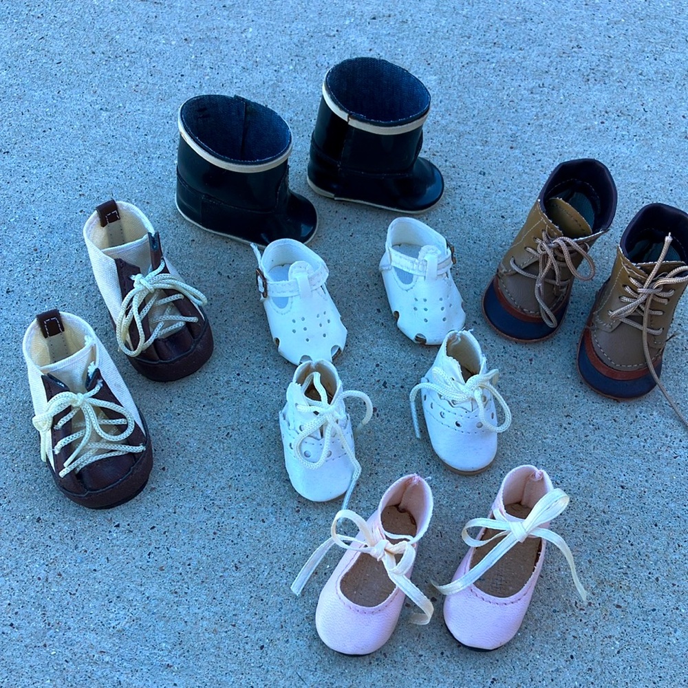 Vintage six pair doll shoes